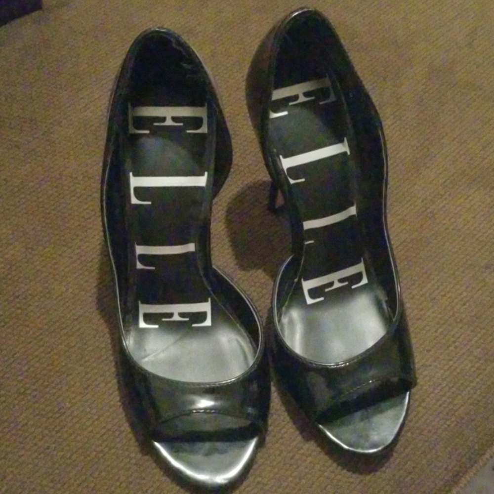 Elle shoes
